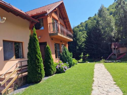 SeviCris - carbon neutral hotel in Lisa