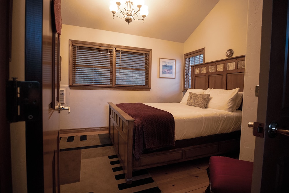 Tucker Peak Lodge - photo 18