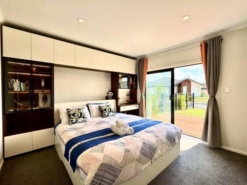 Modern Comfy 3 Bedrooms House in Chartwell — 4-Star Luxury Hotel in Hamilton, New Zealand