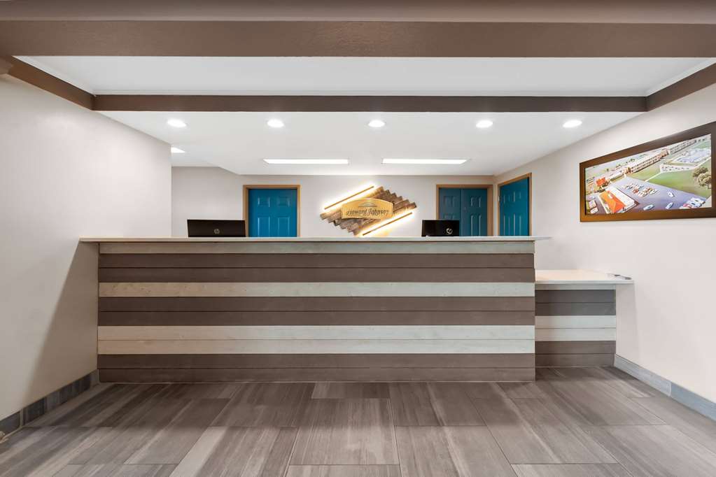 Howard Johnson by Wyndham Jackson - photo 8
