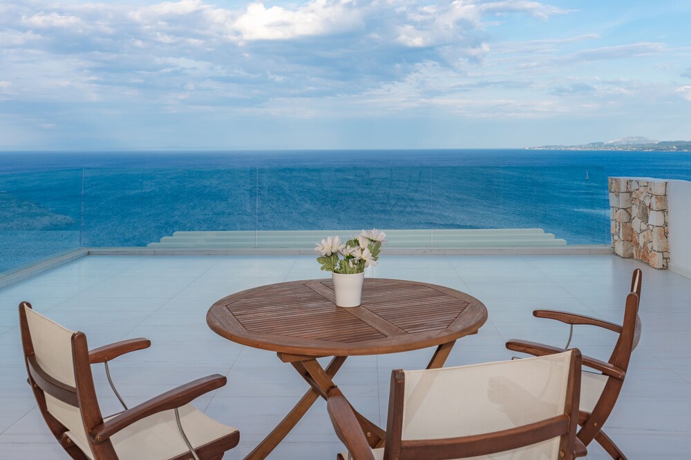 Aurora Villa Luxury Retreat — 4-Star Luxury Hotel in Zakynthos, Greece