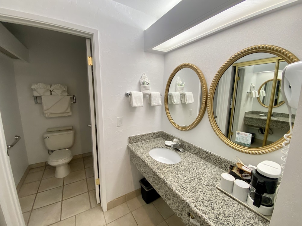 Masterpiece Hotel - photo 76