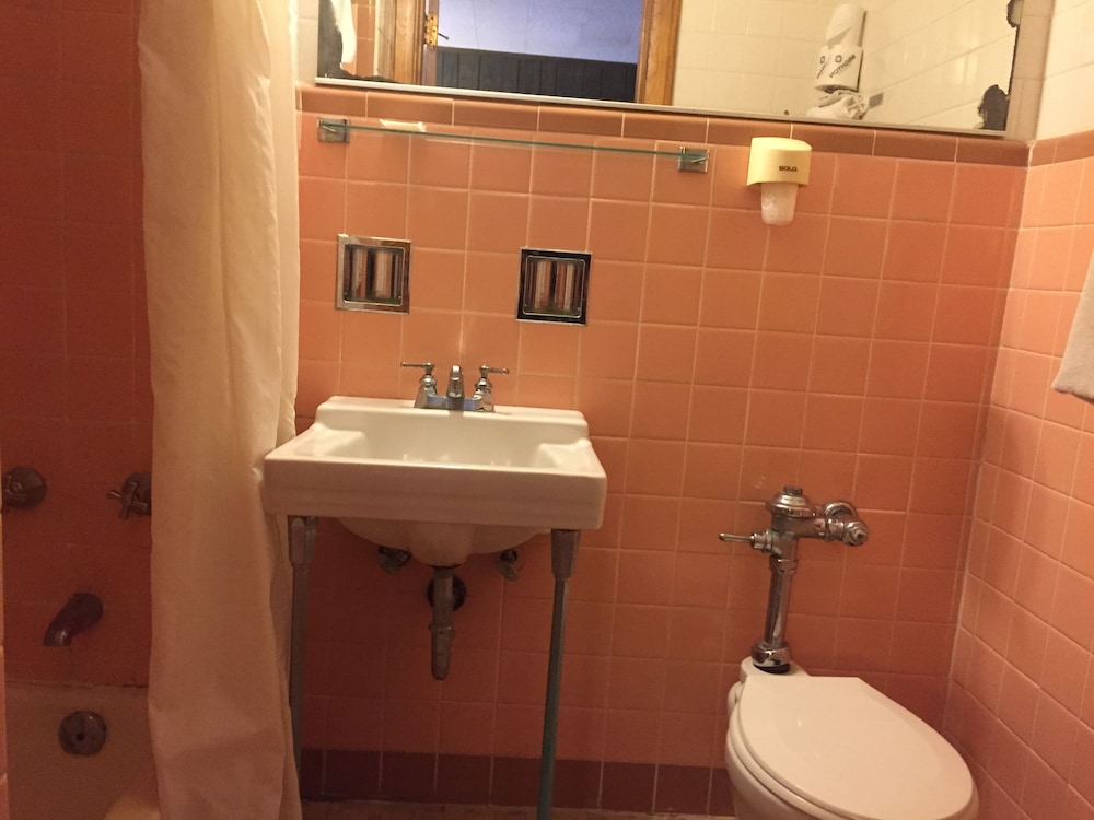 Du Wayne Motel - photo 7