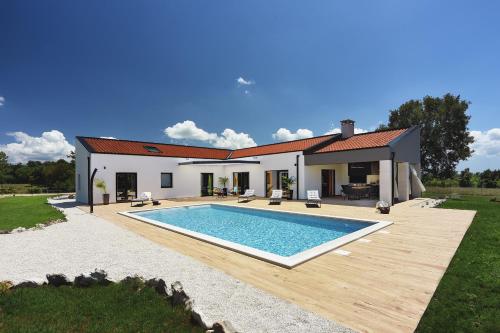 Villa Radola — 4-Star Luxury Hotel in Barban, Croatia