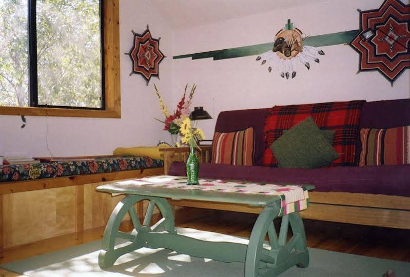 Bellevue Guesthouse - photo 13