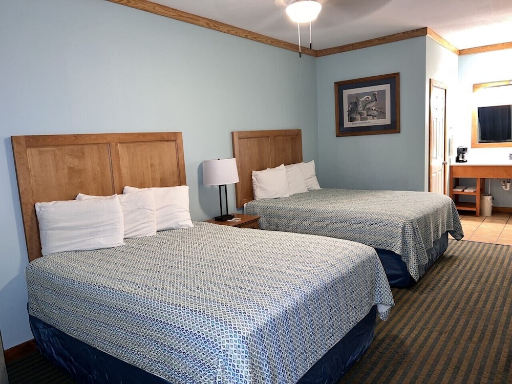 Pelican Bay Resort - photo 18