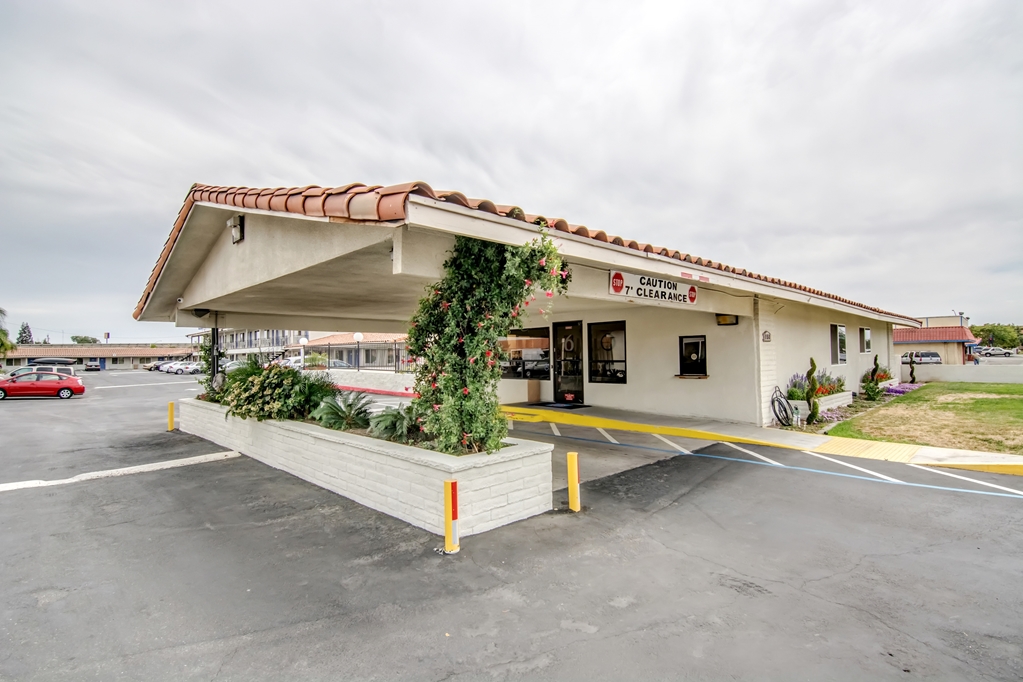 Motel 6 Manteca CA - photo 4