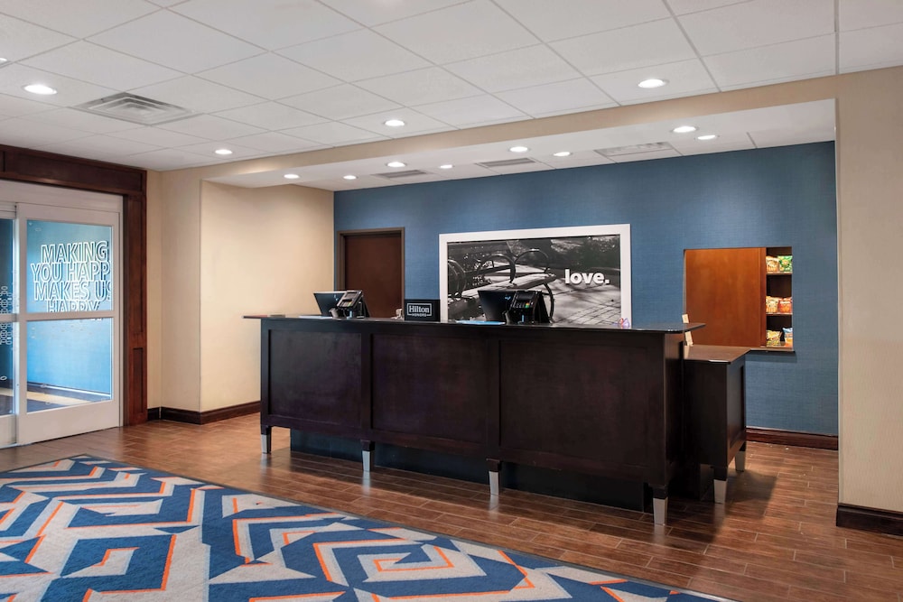 Hampton Inn & Suites Harvey New Orleans West Bank - photo 2