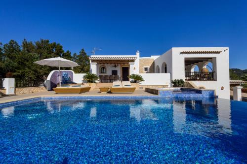 Villa Almond — 4-Star Luxury Hotel in San Jose, Spain