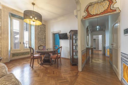 Palazzo Pamphili Apartment — 4-Star Luxury Hotel in Rome, Italy
