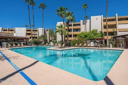 Old Town Condo with 2 King Size Suites — 4-Star Luxury Hotel in Scottsdale, United States