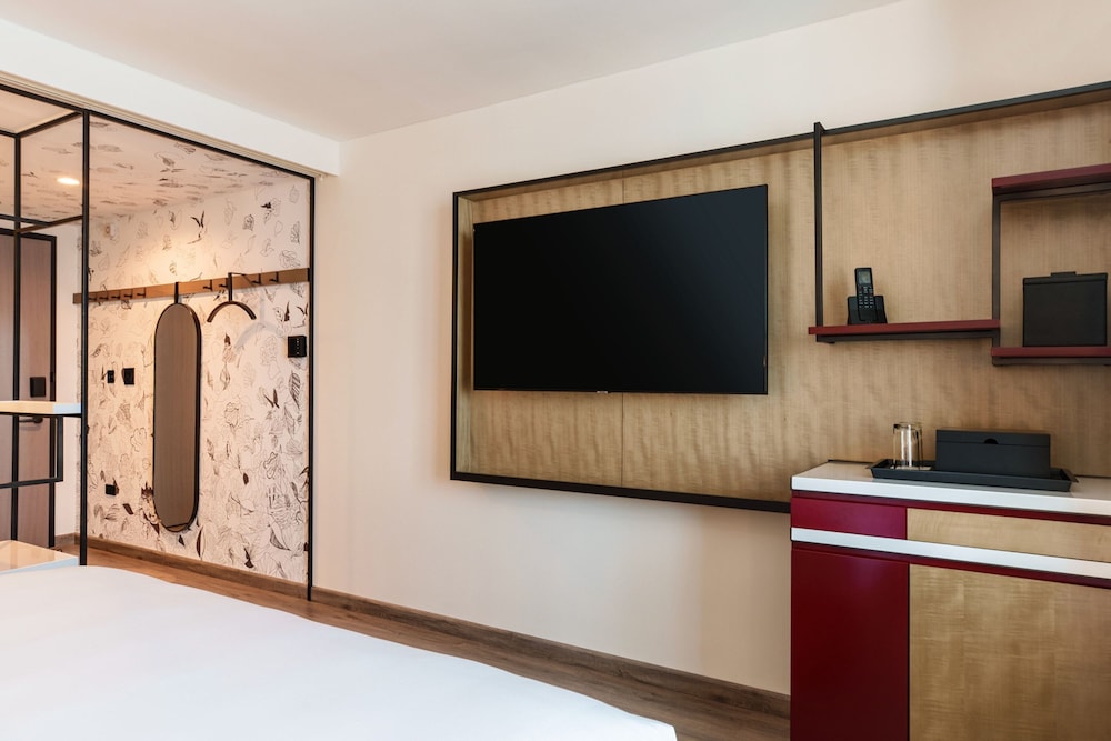 Renaissance New York Flushing Hotel at Tangram - photo 7