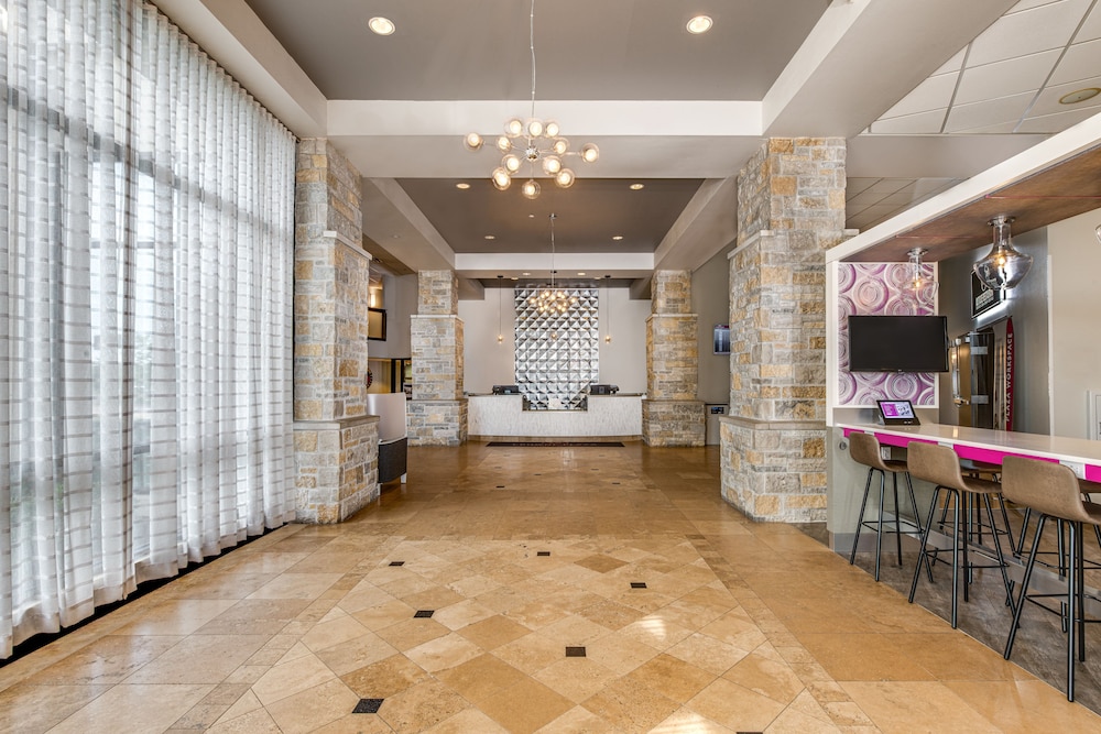 Crowne Plaza Milwaukee Airport by IHG - photo 77