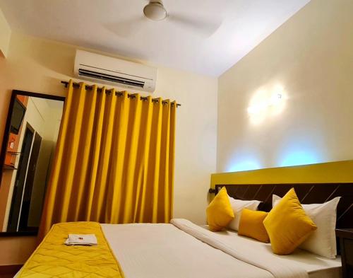 Ronaldos Hotel Restaurants Baga — Goa Velha
