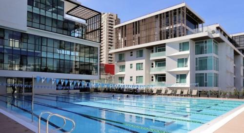 Vibrant Modern 57 SQM Ultra Fast WiFi BTS Thonglor
