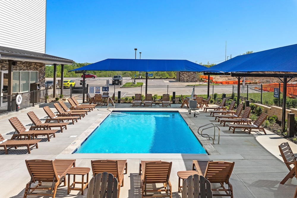 Holiday Inn Exp Parkville - photo 53