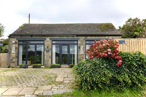 Farways Den — 4-Star Luxury Hotel in Haworth, United Kingdom
