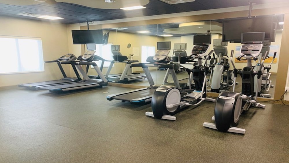 Holiday Inn Express & Suites Perry National Fairground Area #34 by IHG - photo 53