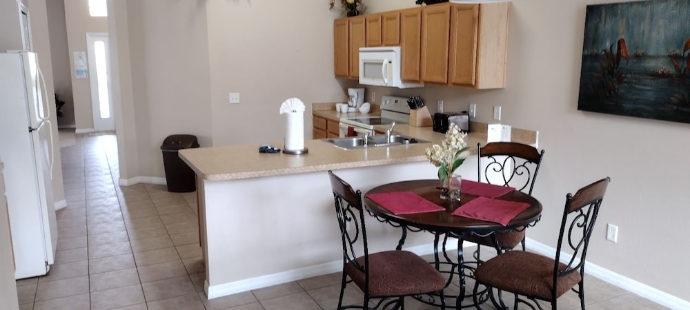 4 bedroom and 3 bath home in the highly rated community of Solana — 4-Star Luxury Hotel in Davenport, United States