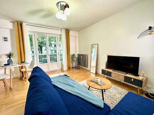 Le Bleu Soleil a 2 Min du Metro 7 Min de Paris — hotel in Maisons-Alfort