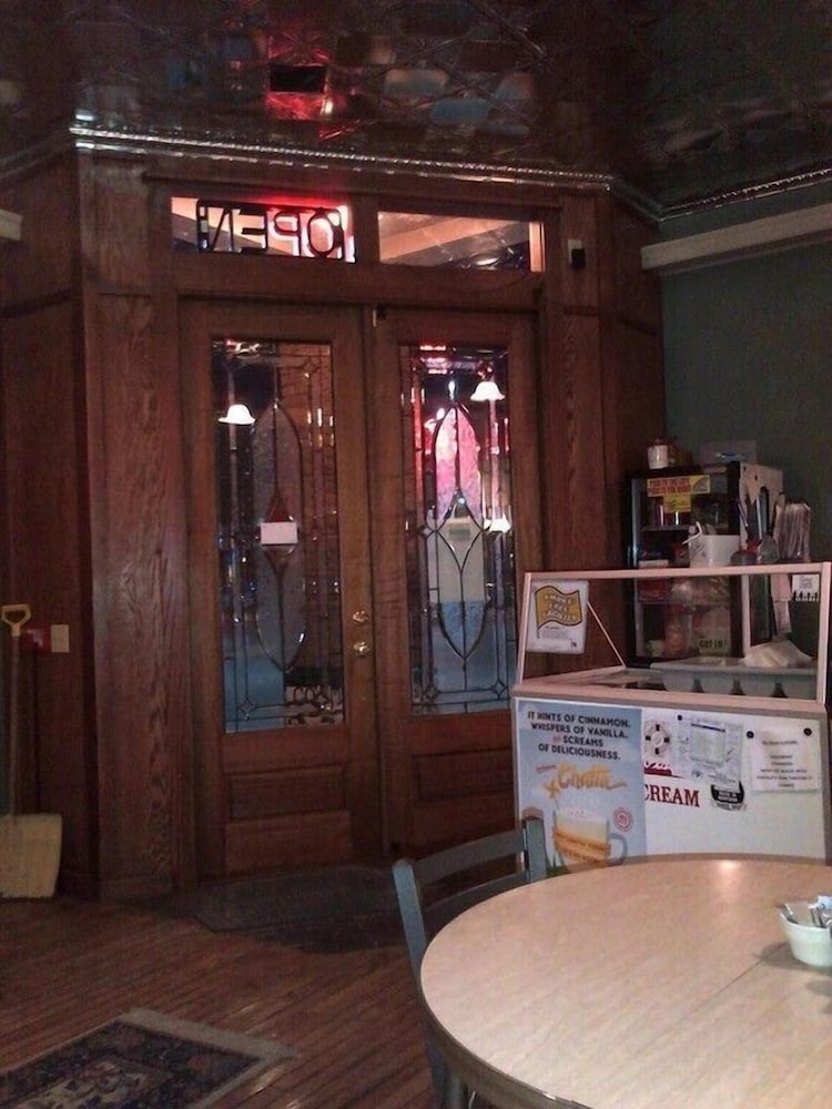 Historic Hotel Greybull - photo 3