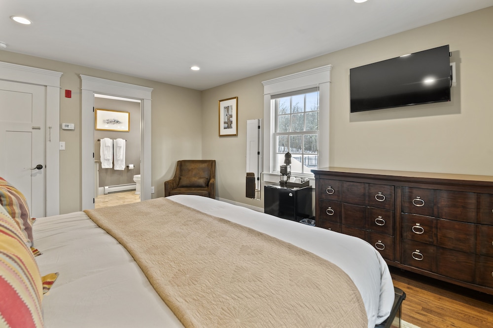 Brook Bound Inn - photo 33