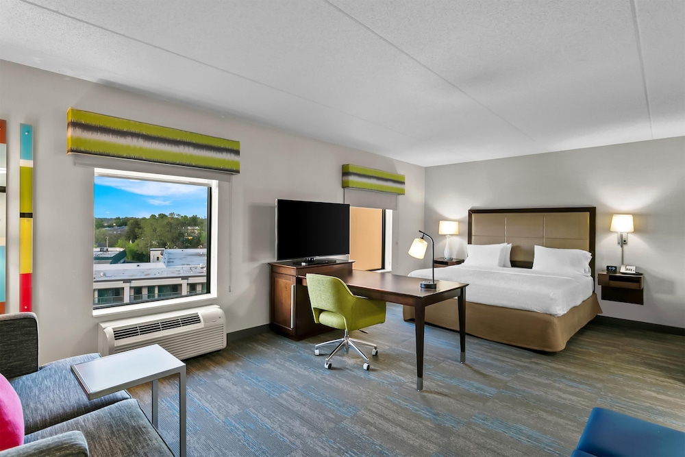 Hampton Inn & Suites Baltimore Woodlawn - photo 22
