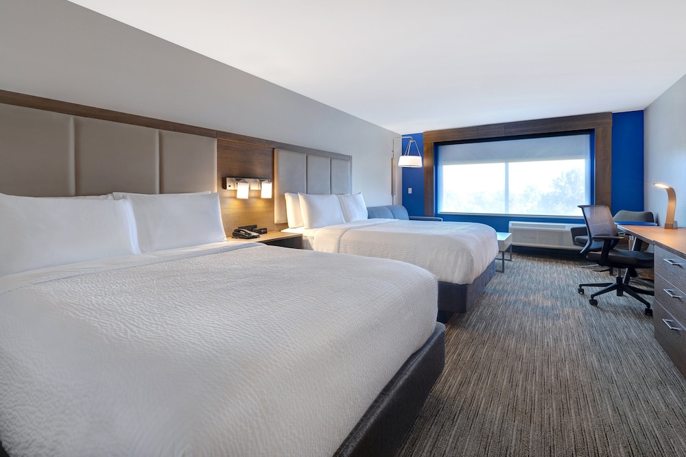 Holiday Inn Express & Suites Detroit Dearborn by IHG - photo 19