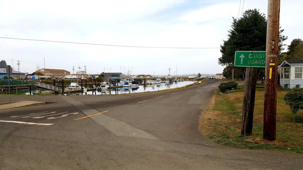 Winchester Bay Inn - photo 60