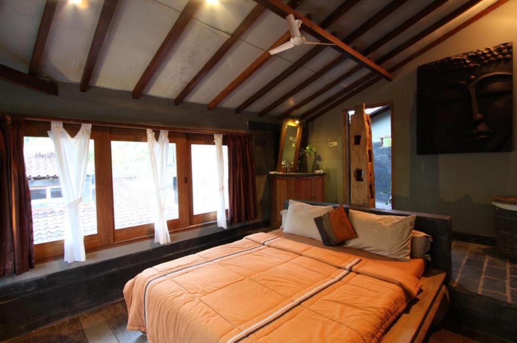 Astuti Gallery Homestay — 4-Star Luxury Hotel in Yogyakarta, Indonesia