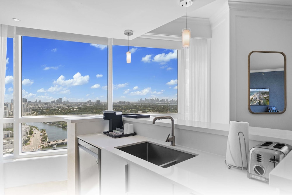 Fontainebleau Miami Beach Private Luxury Suites - photo 117
