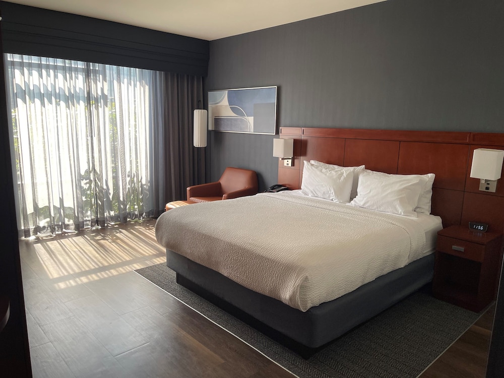 Courtyard Cincinnati Midtown Rookwood - photo 5