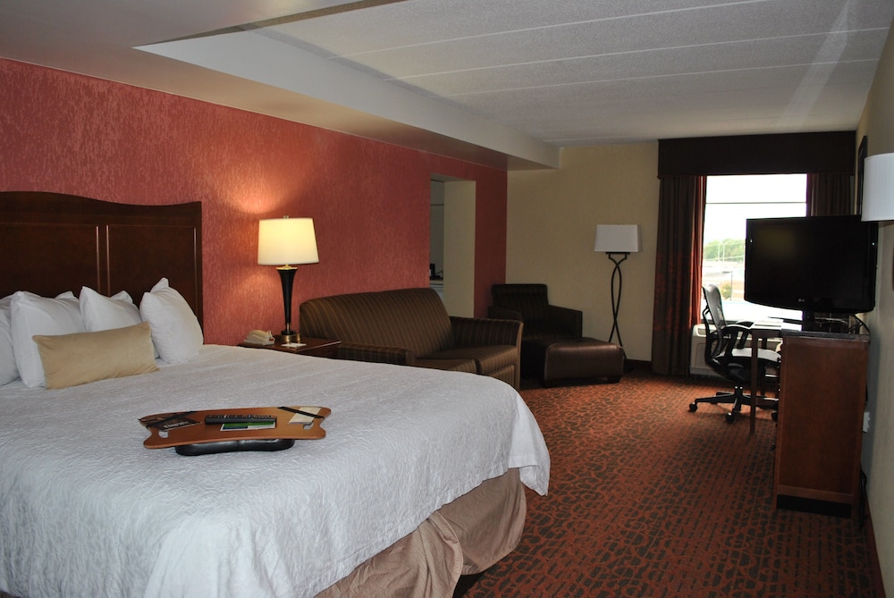 Hampton Inn College Park - photo 10