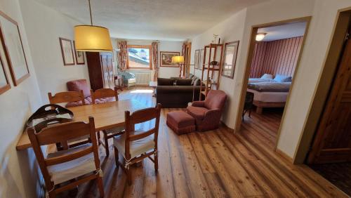 Chesa Bellaval Haus Rizza Zwei Zimmerwohnung — 4-Star Luxury Hotel in Silvaplana, Switzerland