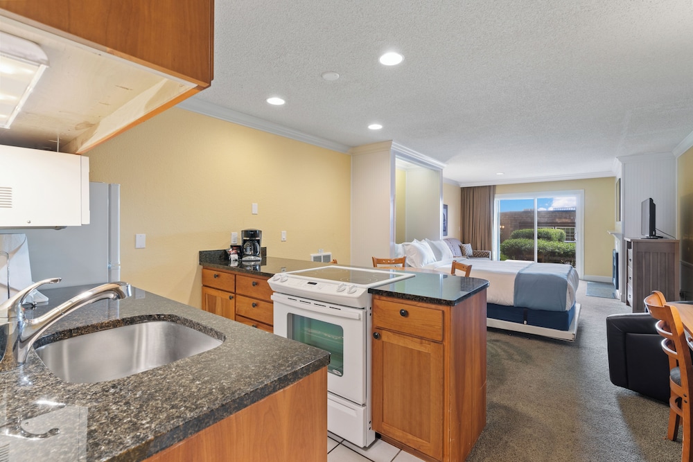 Tolovana Inn - photo 20