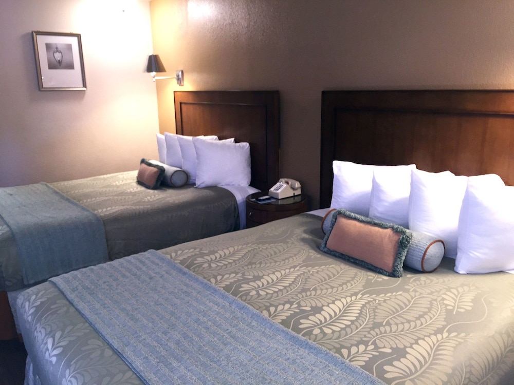Heritage Inn La Mesa - photo 7
