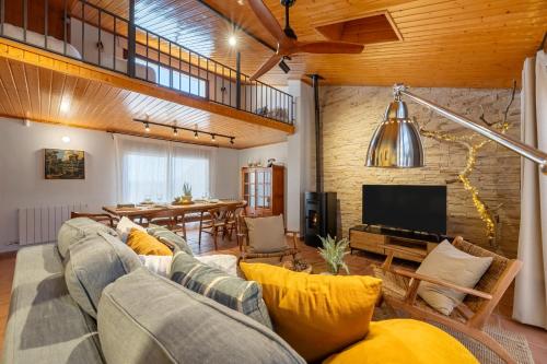 Hauzify I El Refugi de Prades — 4-Star Luxury Hotel in Prades, Spain