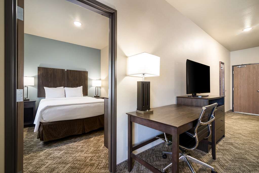 Best Western Golden Spike Inn & Suites - photo 14