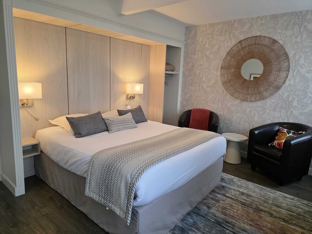 Logis Le Quai Fleuri - carbon neutral hotel in Voves