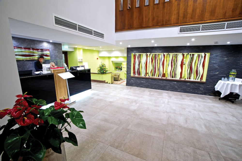 Frensham Pond Country House Hotel & Spa — Farnham — photo 2