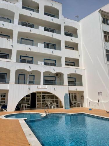 Apartamento T1 todo equipado — 4-Star Luxury Hotel in Albufeira, Portugal