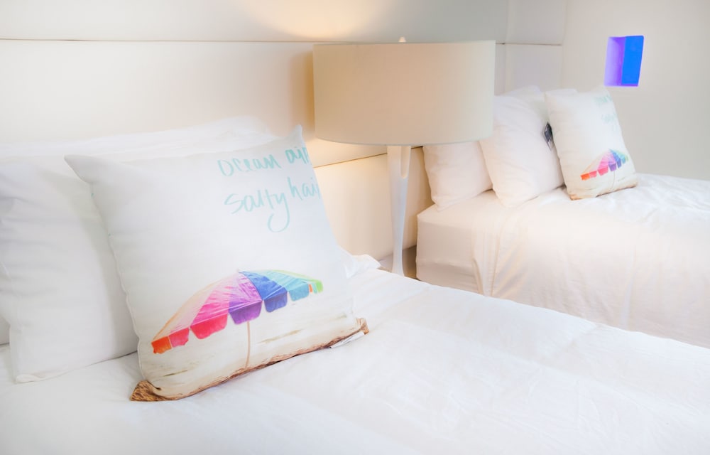The Salty Mermaid Oceanfront Hotel - photo 4