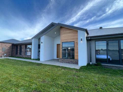 Relaxation On Rodondo — 4-Star Luxury Hotel in Inverloch, Australia