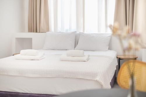 Urban Couples Retreat With Rooftop Access Zen Selene By Tessera — 4-Star Luxury Hotel in Athens, Greece