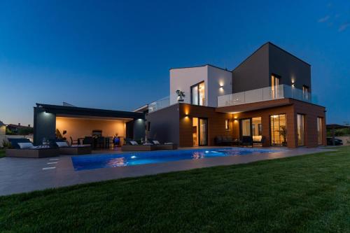 Villa LiLa Sunshine — 4-Star Luxury Hotel in Marcana, Croatia