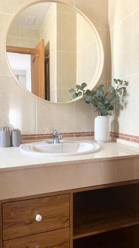 Apartment Paddle & Tennis Courts And Swimming Pool Los Cristianos — 4-Star Luxury Hotel in Arona, Spain