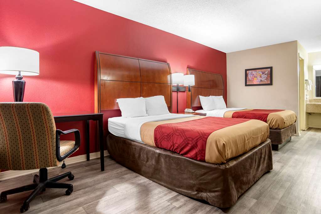 Econo Lodge Pearl Jackson - photo 18