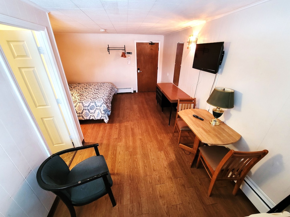 Norman Motel - photo 15