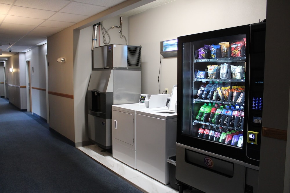 Reston Inn & Suites - photo 28