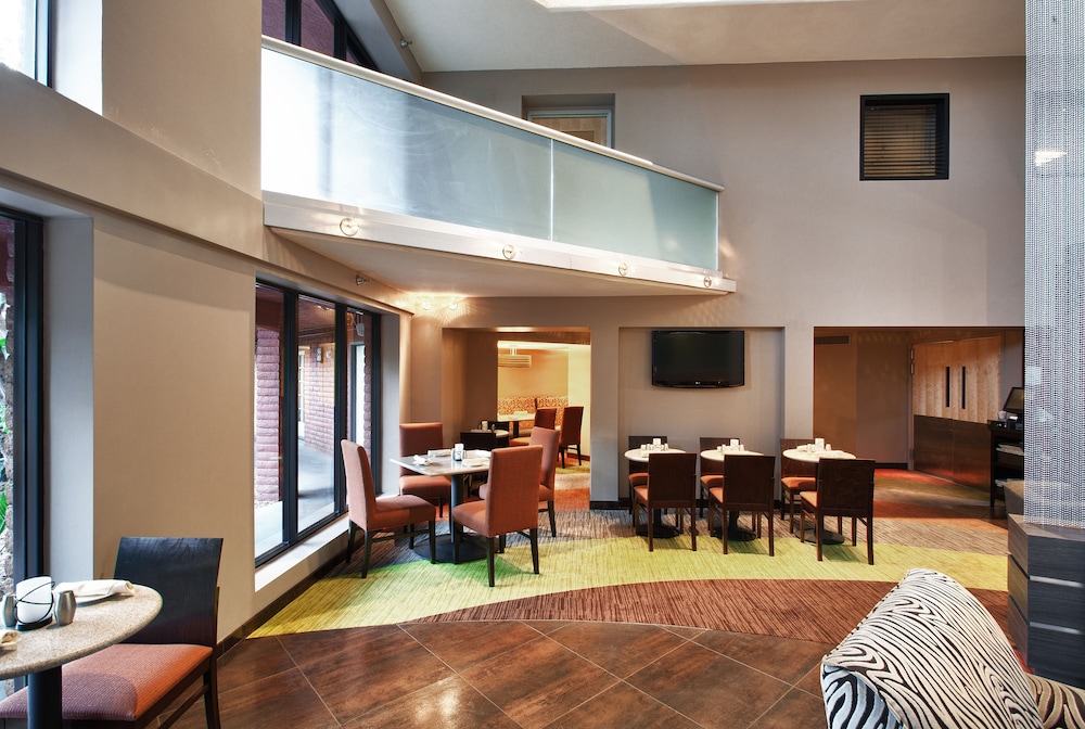 Holiday Inn & Suites Phoenix Airport North by IHG - photo 33